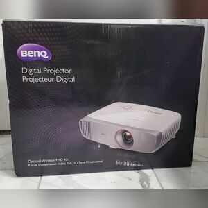 BenQ HT2150ST Projector